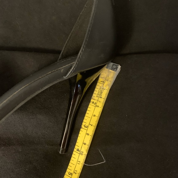 BLACK SANDLE HIGH HEELS 4” - Picture 4 of 4